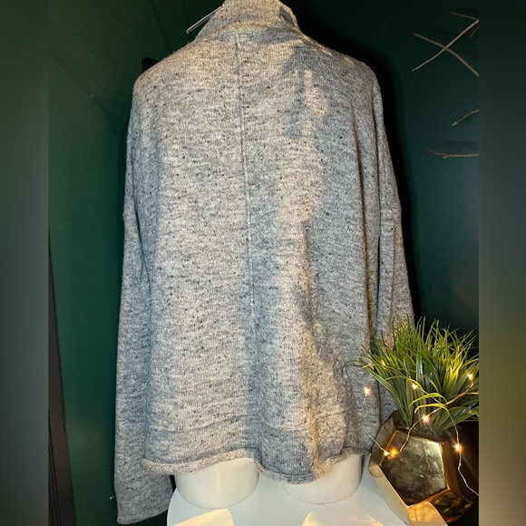 Max Studio - Exposed Seam Mock Neck Sweather - Picture 5 of 5